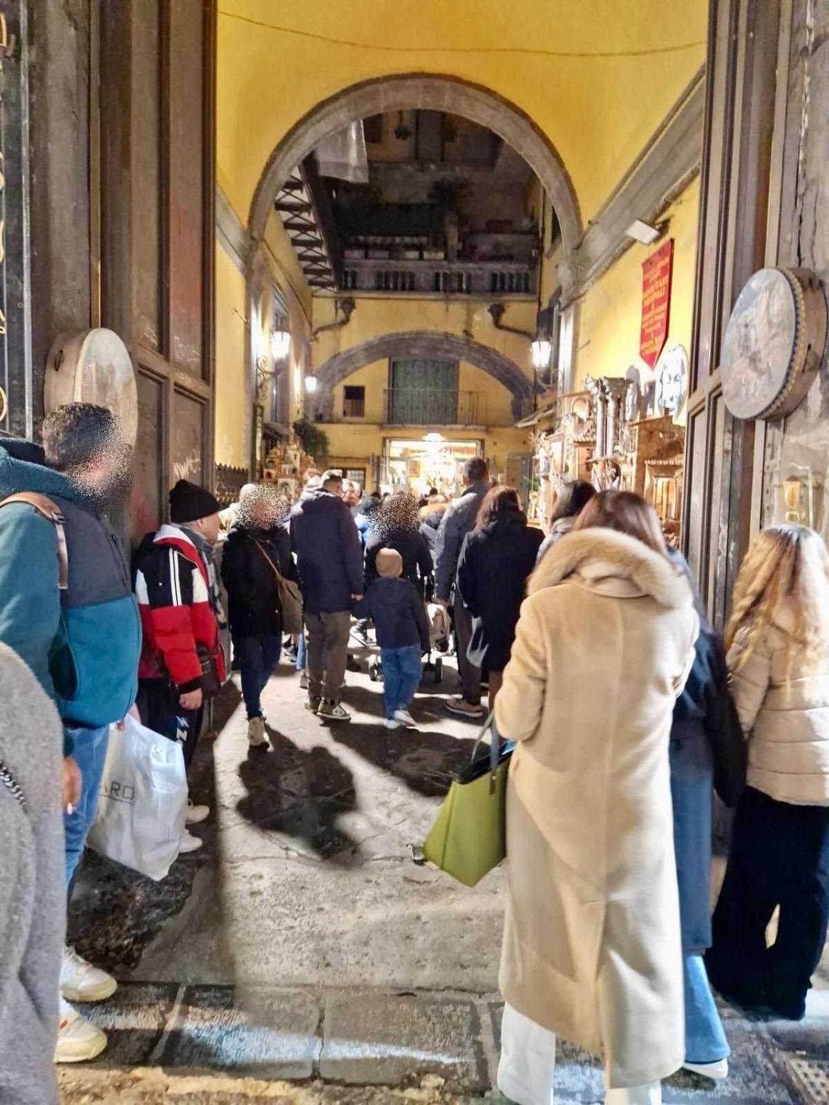 ナポリLa Dimora Nei Presepi In San Gregorioアパートメント エクステリア 写真