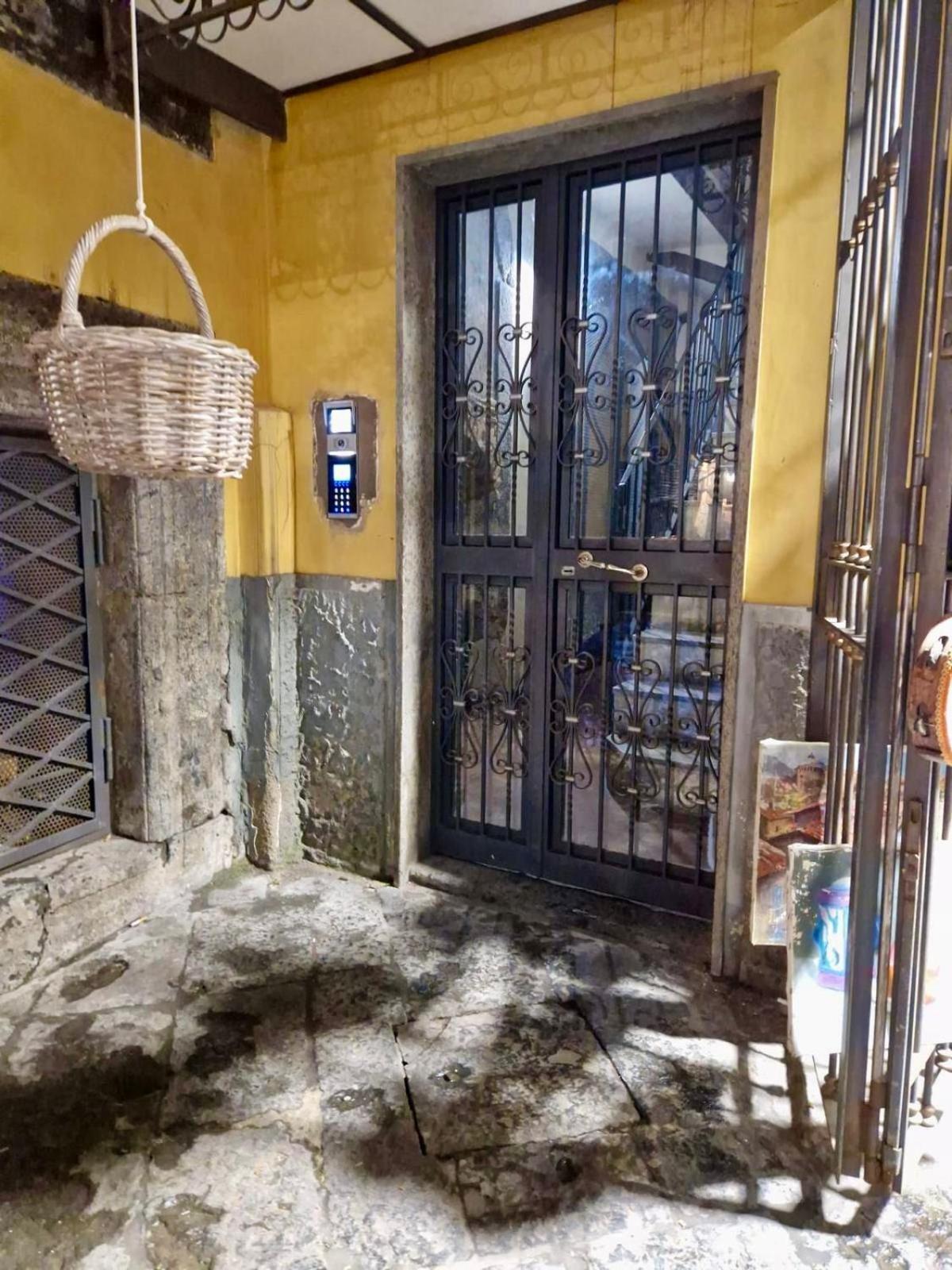 ナポリLa Dimora Nei Presepi In San Gregorioアパートメント エクステリア 写真